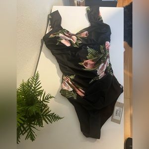 Women’s one piece floral swimwear